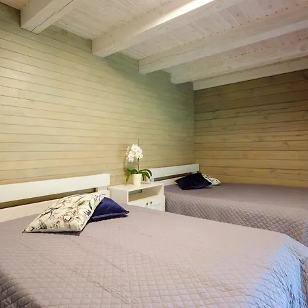 5 Stories Guest House Inkartai Exterior photo